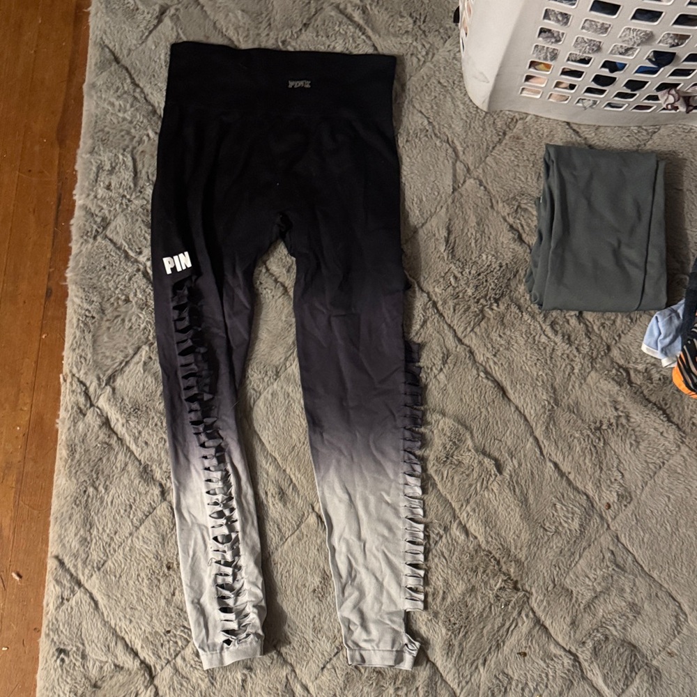 PINK Victoria's Secret Black and Gray Ombre women Leggings